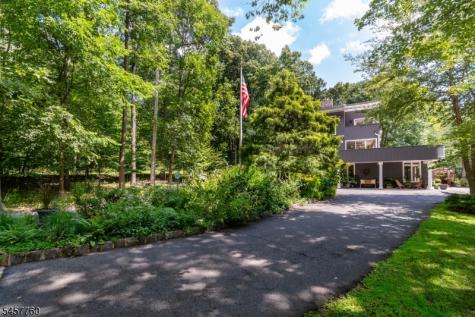 102 Lindbergh Road East Amwell NJ 08525