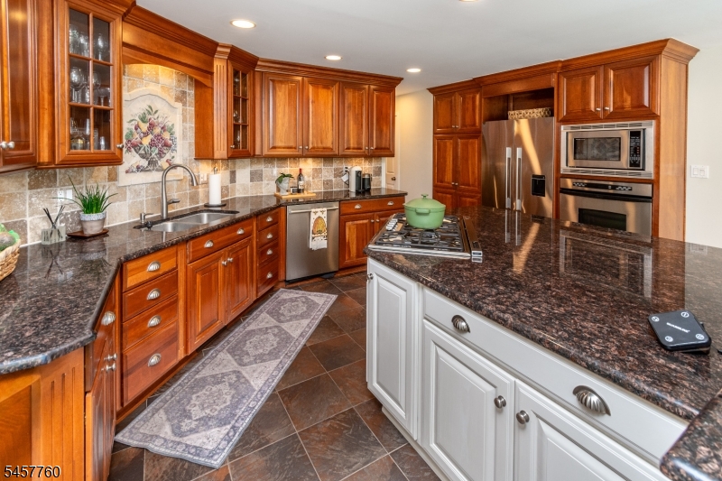 102 Lindbergh Road East Amwell NJ 08525
