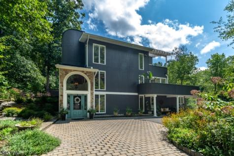 102 Lindbergh Road East Amwell NJ 08525