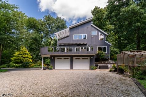 102 Lindbergh Road East Amwell NJ 08525