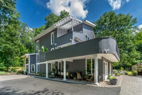 102 Lindbergh Road East Amwell NJ 08525