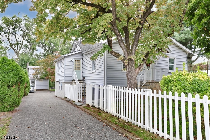 15 Crescent Avenue Totowa NJ 07512