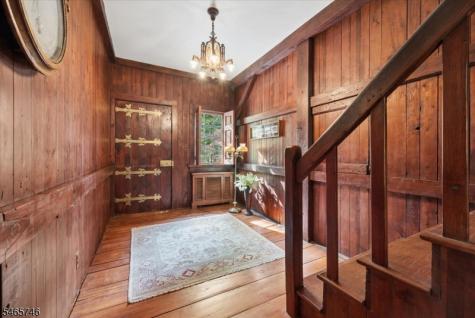 568 Waterloo Road Byram NJ 07874