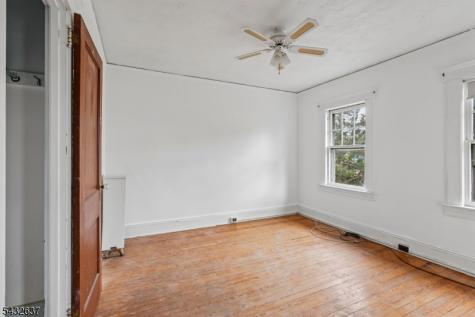 326 Thompson Avenue Roselle NJ 07203