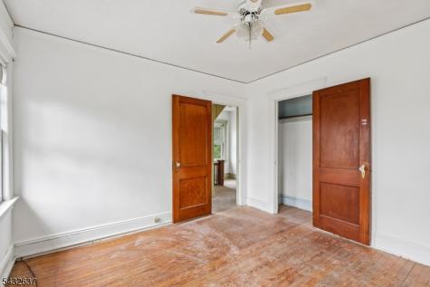 326 Thompson Avenue Roselle NJ 07203
