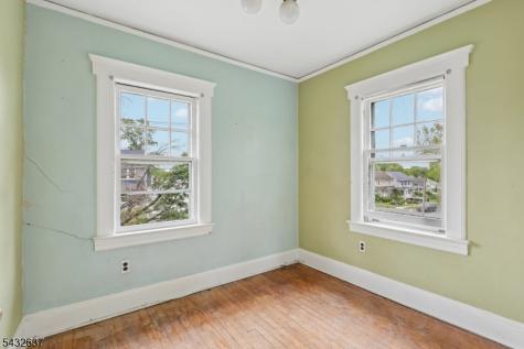 326 Thompson Avenue Roselle NJ 07203
