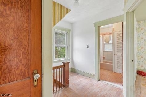 326 Thompson Avenue Roselle NJ 07203