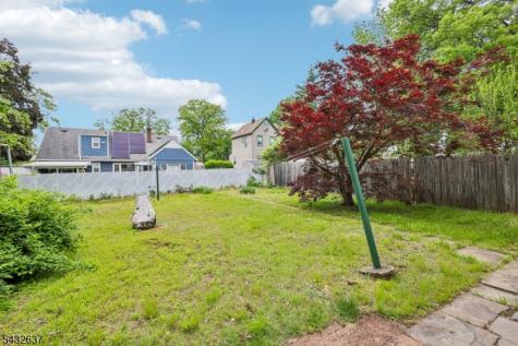 326 Thompson Avenue Roselle NJ 07203