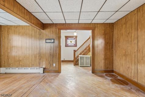 326 Thompson Avenue Roselle NJ 07203