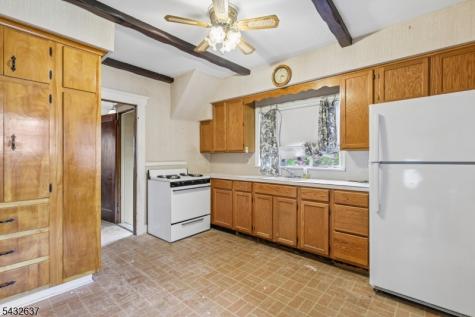 326 Thompson Avenue Roselle NJ 07203