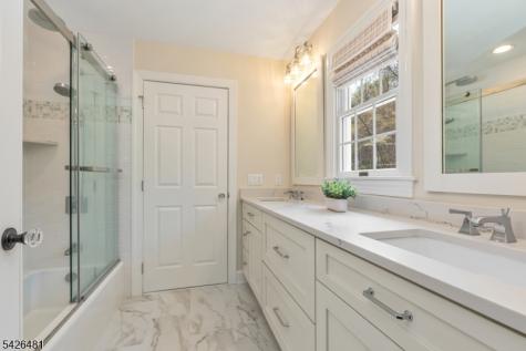 5 Cotswold Lane Warren NJ 07059