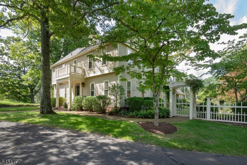 60 Potterstown Road Tewksbury NJ 08833