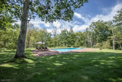 60 Potterstown Road Tewksbury NJ 08833