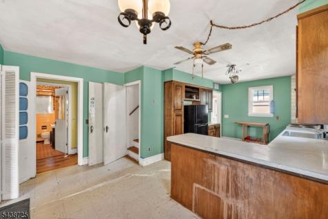 10 Carlyle Avenue Morris Plains NJ 07950