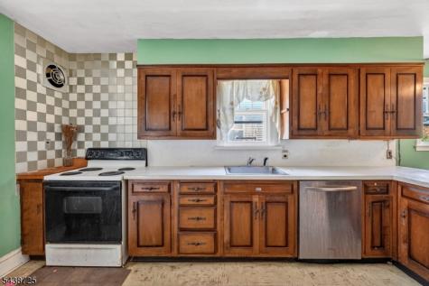 10 Carlyle Avenue Morris Plains NJ 07950