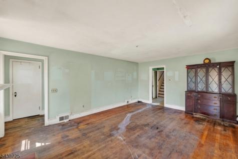 10 Carlyle Avenue Morris Plains NJ 07950