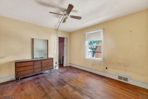 10 Carlyle Avenue Morris Plains NJ 07950