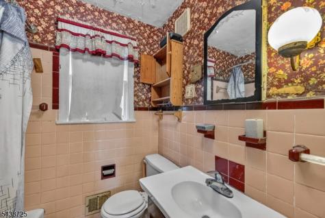 10 Carlyle Avenue Morris Plains NJ 07950