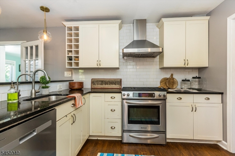 195 Stonehouse Road Bloomfield NJ 07028