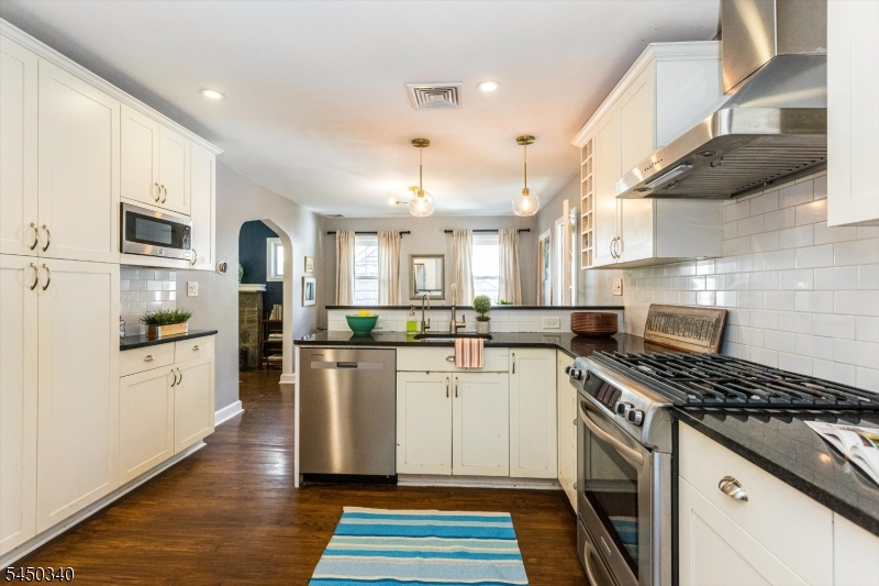 195 Stonehouse Road Bloomfield NJ 07028