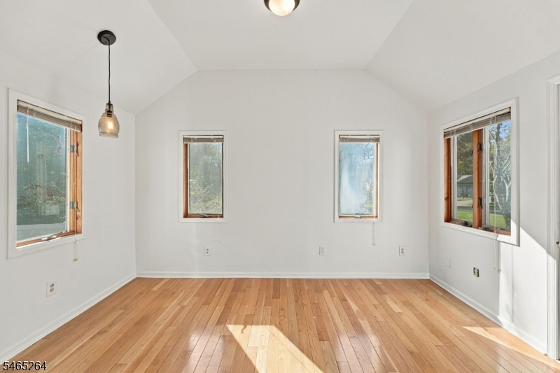 33 Kahl Road East Hanover NJ 07936