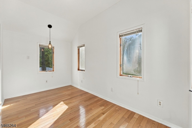 33 Kahl Road East Hanover NJ 07936