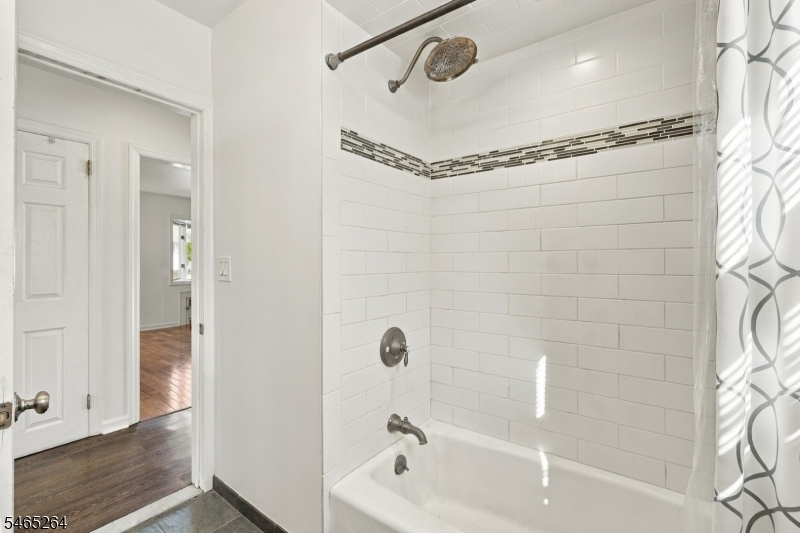 33 Kahl Road East Hanover NJ 07936