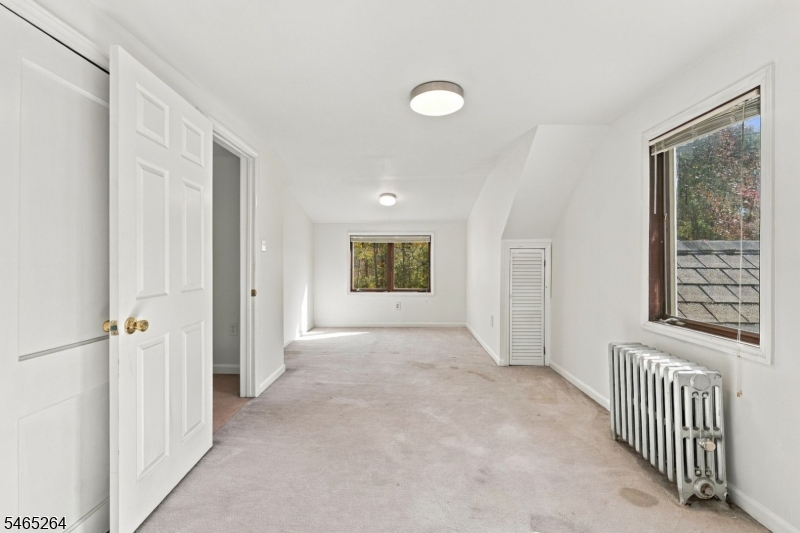 33 Kahl Road East Hanover NJ 07936