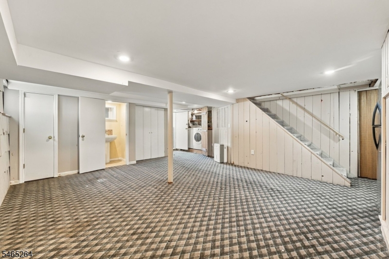 33 Kahl Road East Hanover NJ 07936