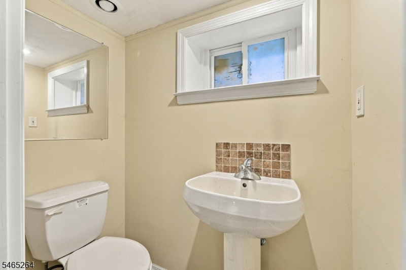 33 Kahl Road East Hanover NJ 07936