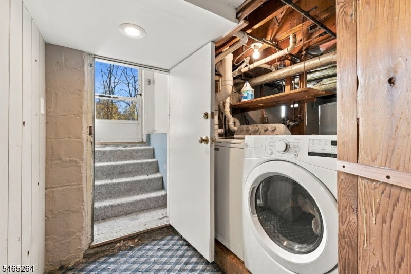 33 Kahl Road East Hanover NJ 07936