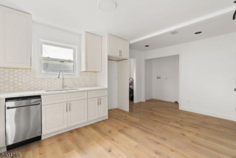 390 Clinton Place Newark NJ 07112