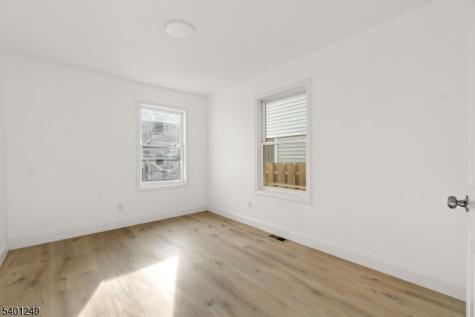 390 Clinton Place Newark NJ 07112
