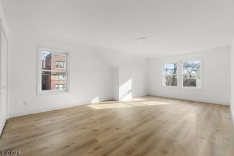 390 Clinton Place Newark NJ 07112