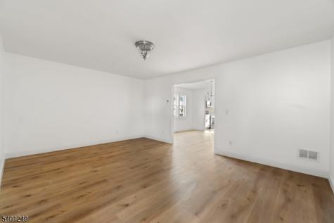 390 Clinton Place Newark NJ 07112