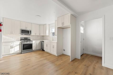 390 Clinton Place Newark NJ 07112