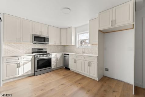 390 Clinton Place Newark NJ 07112