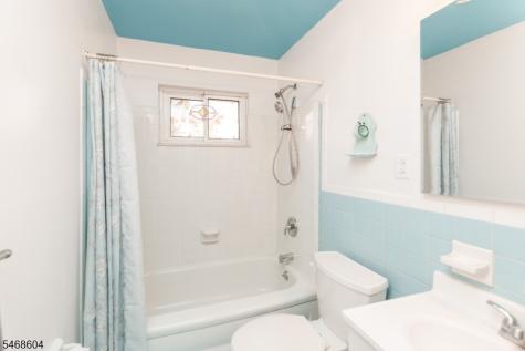 20 Young Drive Stanhope NJ 07874