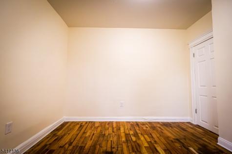 844 S 14th Street Newark NJ 07108