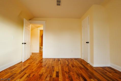 844 S 14th Street Newark NJ 07108