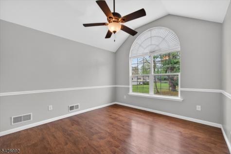 61 Pine Street Newton NJ 07860