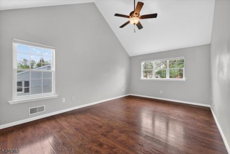 61 Pine Street Newton NJ 07860