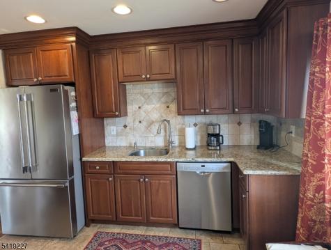 150 Victoria Drive Clark NJ 07066