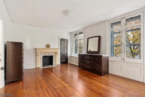 229 Ballantine Parkway Newark NJ 07104