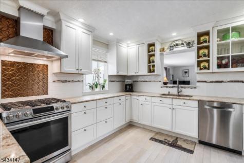 33 Brooksyde Avenue Ringwood NJ 07456