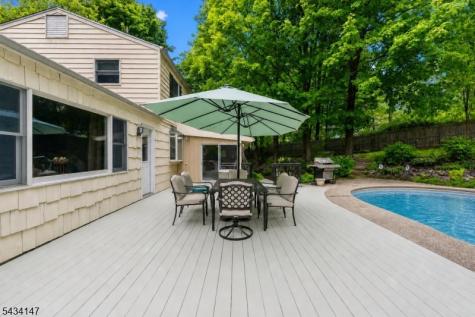 33 Brooksyde Avenue Ringwood NJ 07456