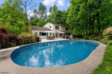 33 Brooksyde Avenue Ringwood NJ 07456