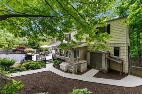 33 Brooksyde Avenue Ringwood NJ 07456