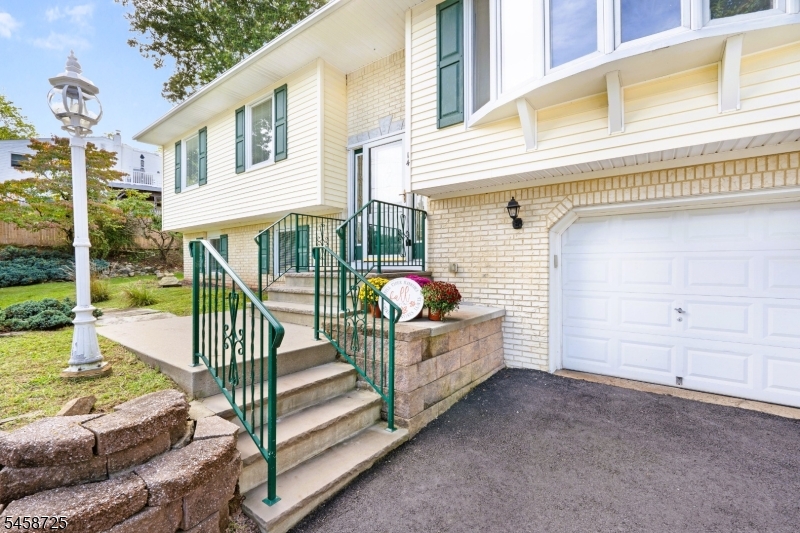 14 Eugene Road Hopatcong NJ 07843
