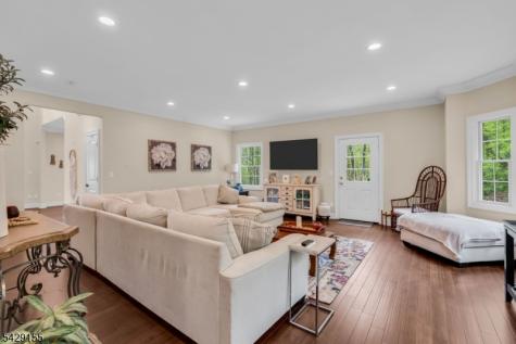 1121 N Washington Avenue Green Brook NJ 08812